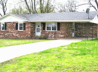 909 Carney St, Dexter, MO 63841