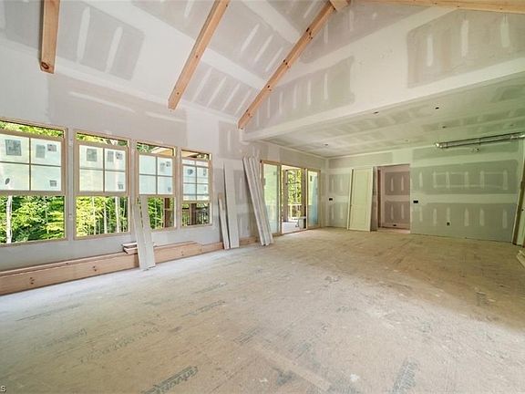 5th image of 556 Doub Rd