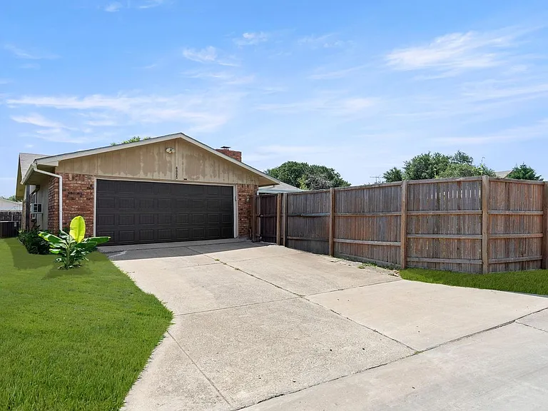 6005 Blair Oaks Dr — Photo 18