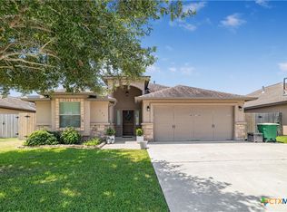 111 Gabbiano Ct, Victoria, TX 77904