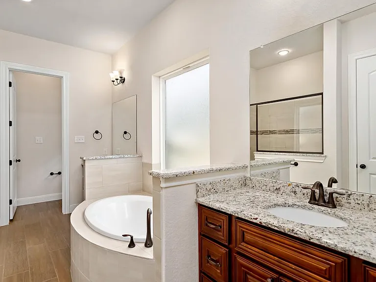 538 Carriage House — Photo 17