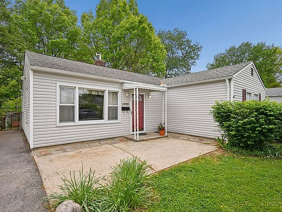 3rd image of 6535 Graf Dr