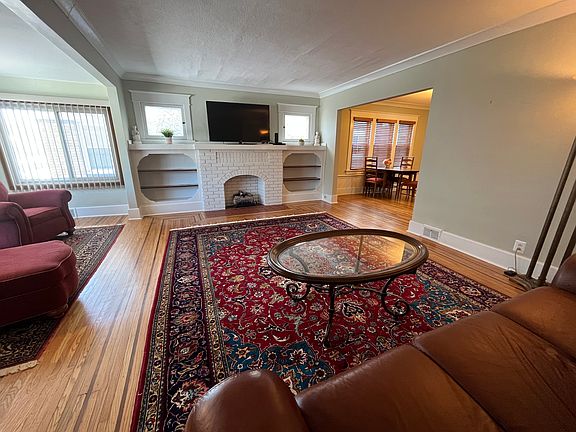 5th image of 203 Lovering Ave #1