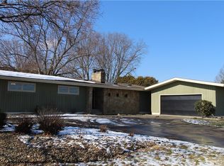 689 S Summit St, Smithville, OH 44677