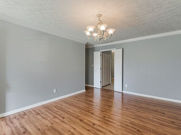 3rd image of 3845 Lewis Ln