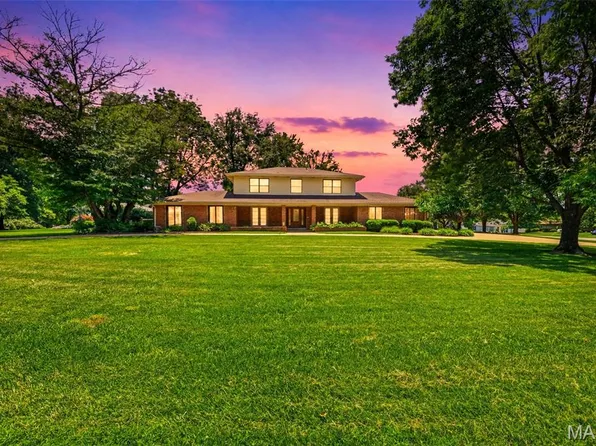 14196 Cross Trails Dr, Chesterfield, MO 63017