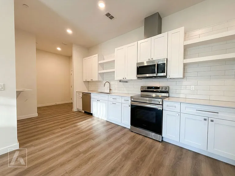 Experience Modern Luxury at Smith & Main: Premier Living in Downtown Winter Garden — Photo 43