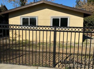 180 E 7th St, Perris, CA 92570