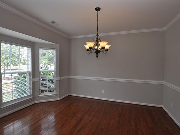 2nd image of 2566 Shannon Dr