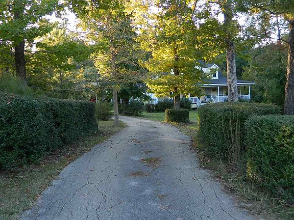 4th image of 260 Angelina Dr