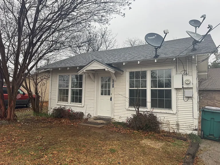 467 N Paddock St — Photo 1