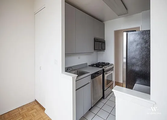 Rented by Warburg | media 16