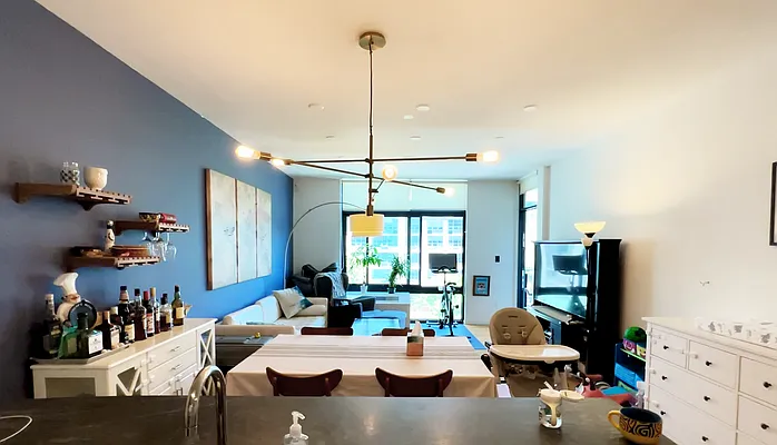 Rented by EASYRENT REALTY LLC | media 14