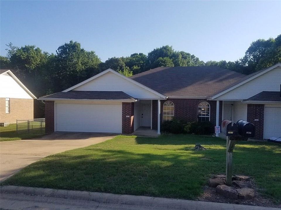 1st image of 2927 W Riverridge Dr