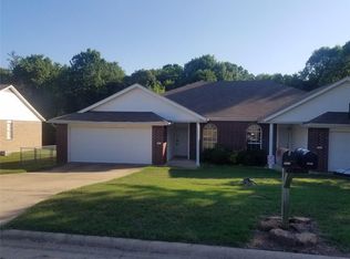 2927 W Riverridge Dr, Fayetteville, AR 72704