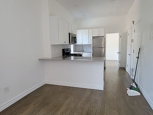 1st image of 6 Hancock St #2