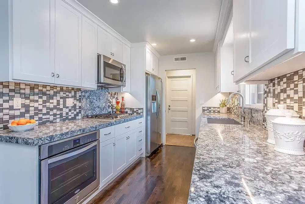 204 Dimond St — Photo 3