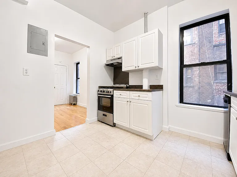 1270 1st Ave #5C — Photo 5