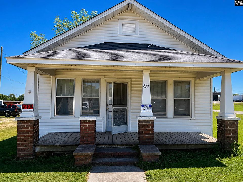 2nd image of 835 Frink St