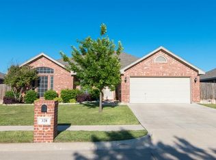 328 Vista Way Dr, Saginaw, TX 76179