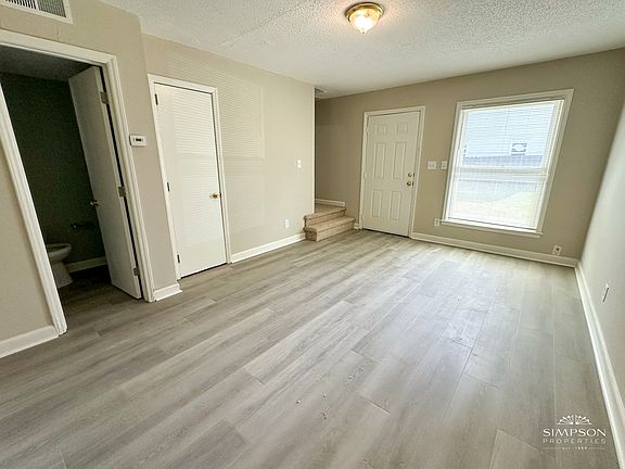 3rd image of 953 E 36th St APT 3
