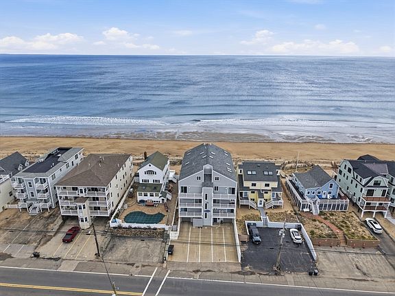 3rd image of 178 N End Blvd Unit F