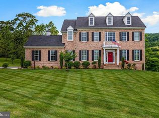 35124 Greyfriar Dr, Round Hill, VA 20141
