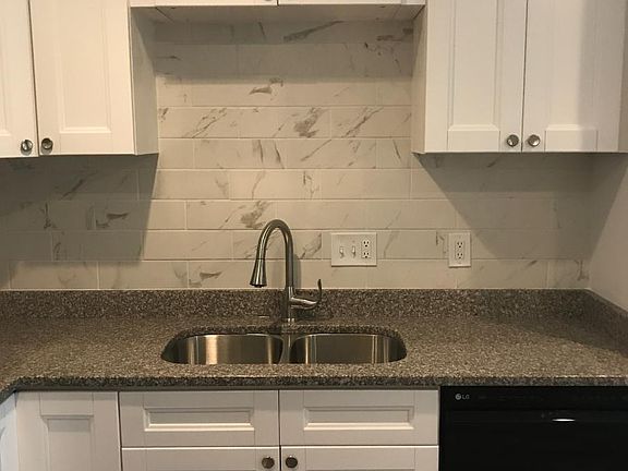 Kitchen Marble Subway Tile Back-splash