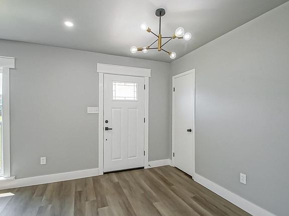 5th image of 3828 Glenoak Dr