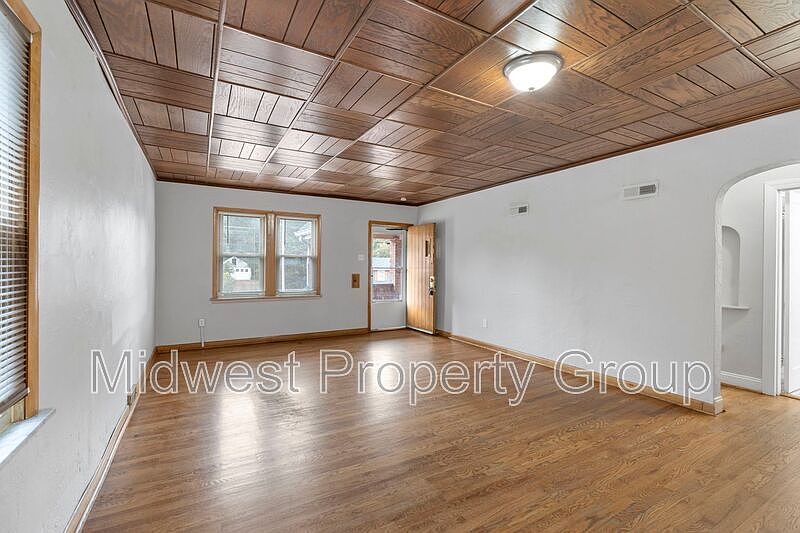 1st image of 3417 Eminence Blvd