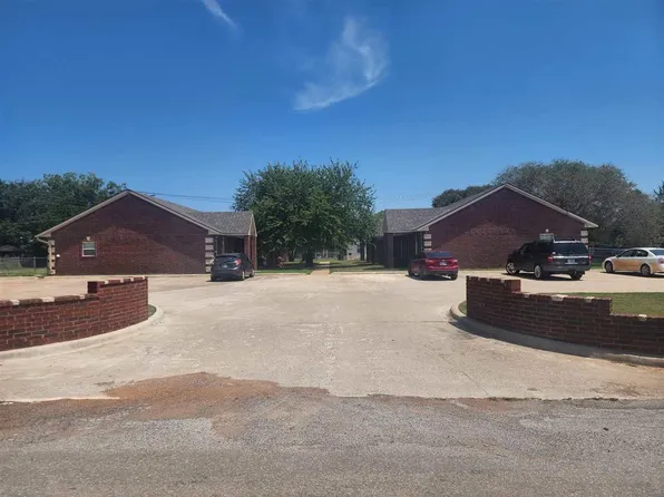 211 W E Ave, Cache, OK 73527