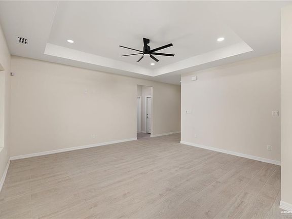3rd image of 1717 Alisson St