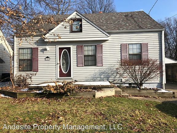 2nd image of 3207 7th St