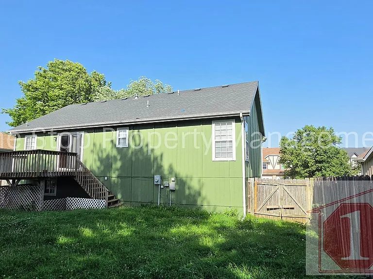 16002 Harold Dr — Photo 30