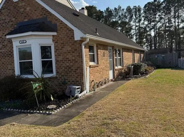460 San Roman Dr, Chesapeake, VA 23322