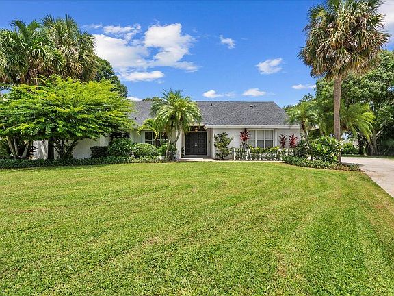 3rd image of 15575 Woodmar Court