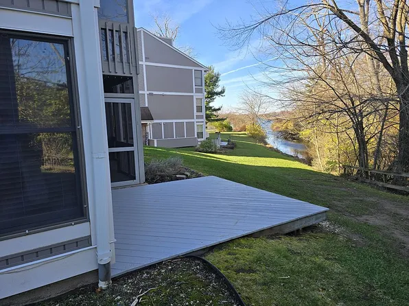 227 Portage Lakes Dr Unit F, Coventry Township, OH 44319