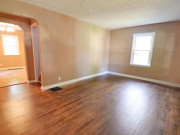 3rd image of 6938 Gloria Dr