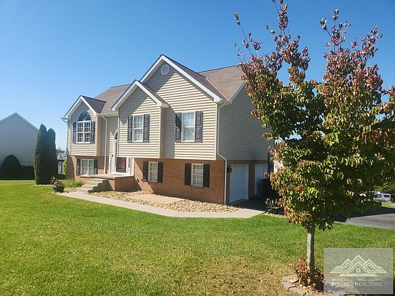 3rd image of 397 Leah Dr