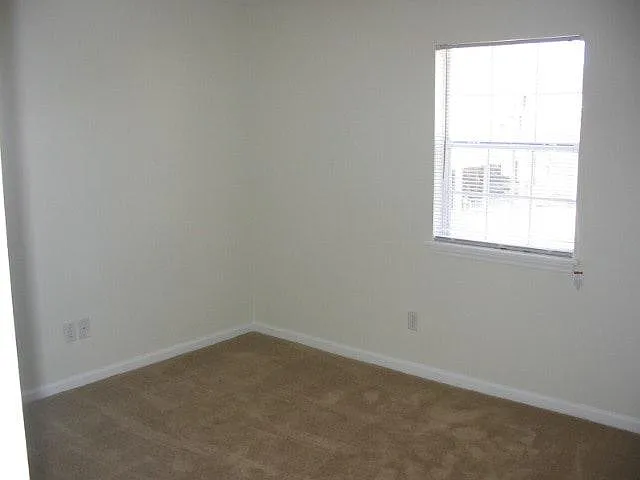 104 Benin Ct #B — Photo 9