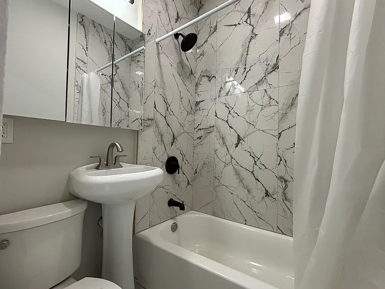237 Davenport Ave #B — Photo 4