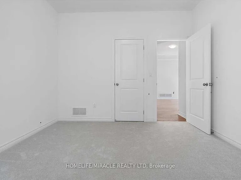 140 Country Club Dr — Photo 22