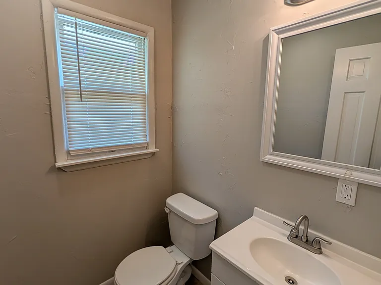 1825 Meyers Pl — Photo 20