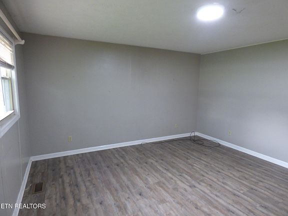 5th image of 79 Windermere Dr