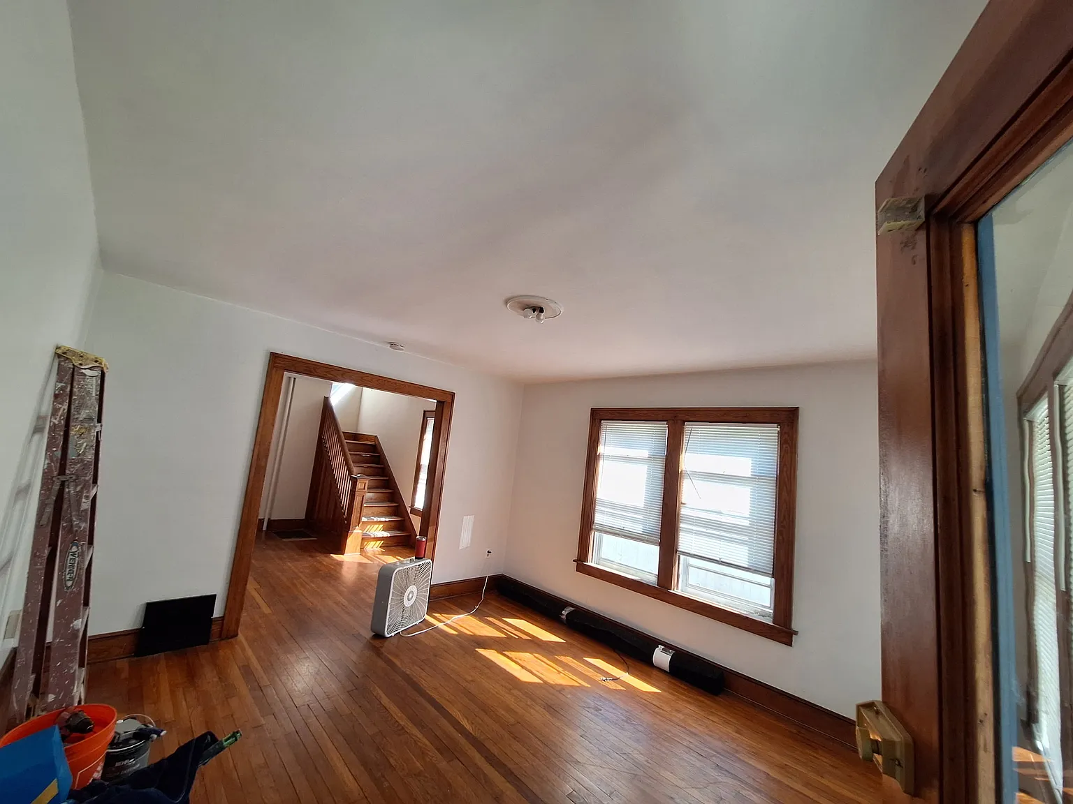3 bed, 995 sqft, $1,400 — Photo 3