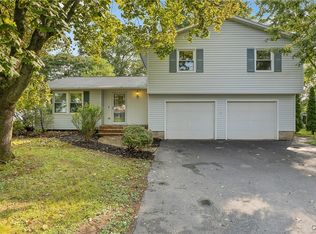 7728 Lemontree Ln, Liverpool, NY 13090