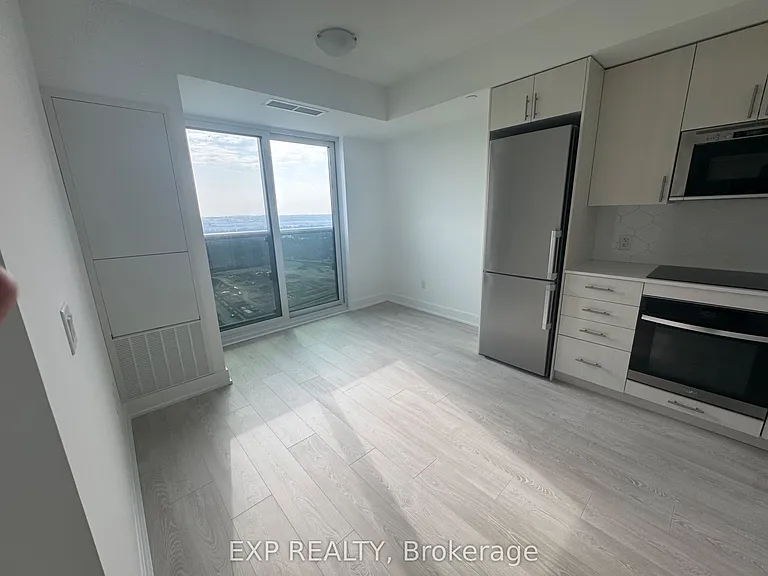 2545 Simcoe St N #2403 — Photo 9