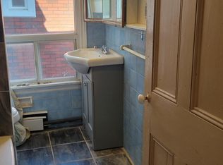 103 Baldwin St, Toronto, ON M5T 1L5