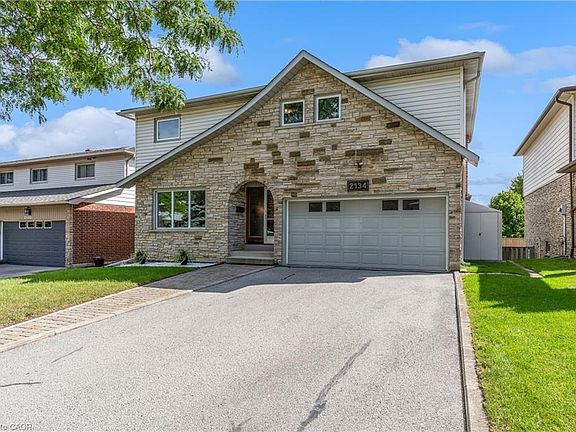 2nd image of 2134 Cartier Cres