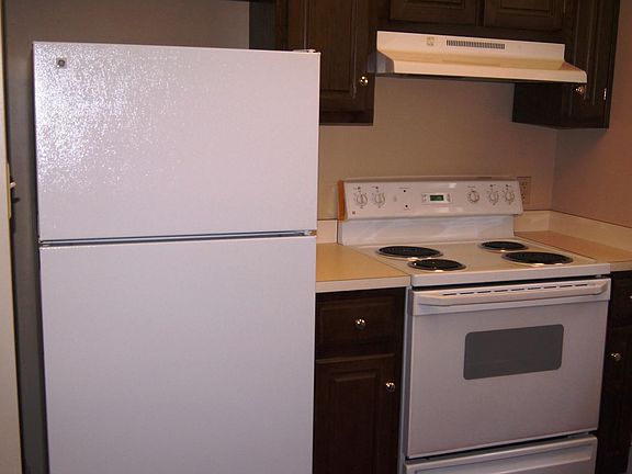 3rd image of 318 Walnut St APT 305